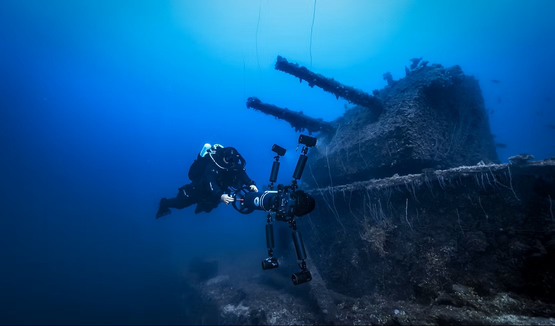 Underwater wreck survey